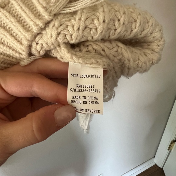 Leshop distressed turtleneck sweater - Picture 3 of 4